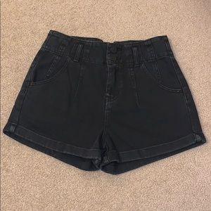 High-Wasted Black Jean Shorts